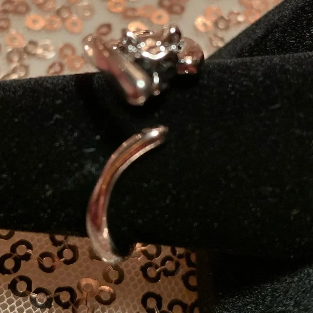 Flexible Kitty Ring with Black Stone Eyes